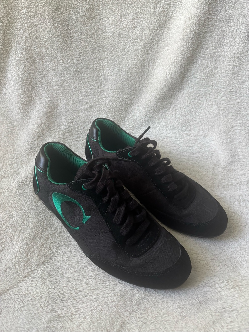 Coach Perrie Women Black lace up Sneakers with Green Logo Accent Size 8 - Picture 2 of 8
